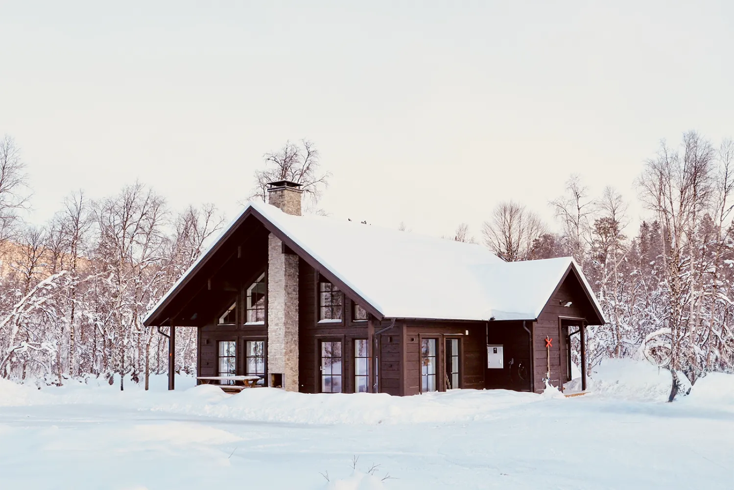 Röningen 24 Exteriörbild Snö